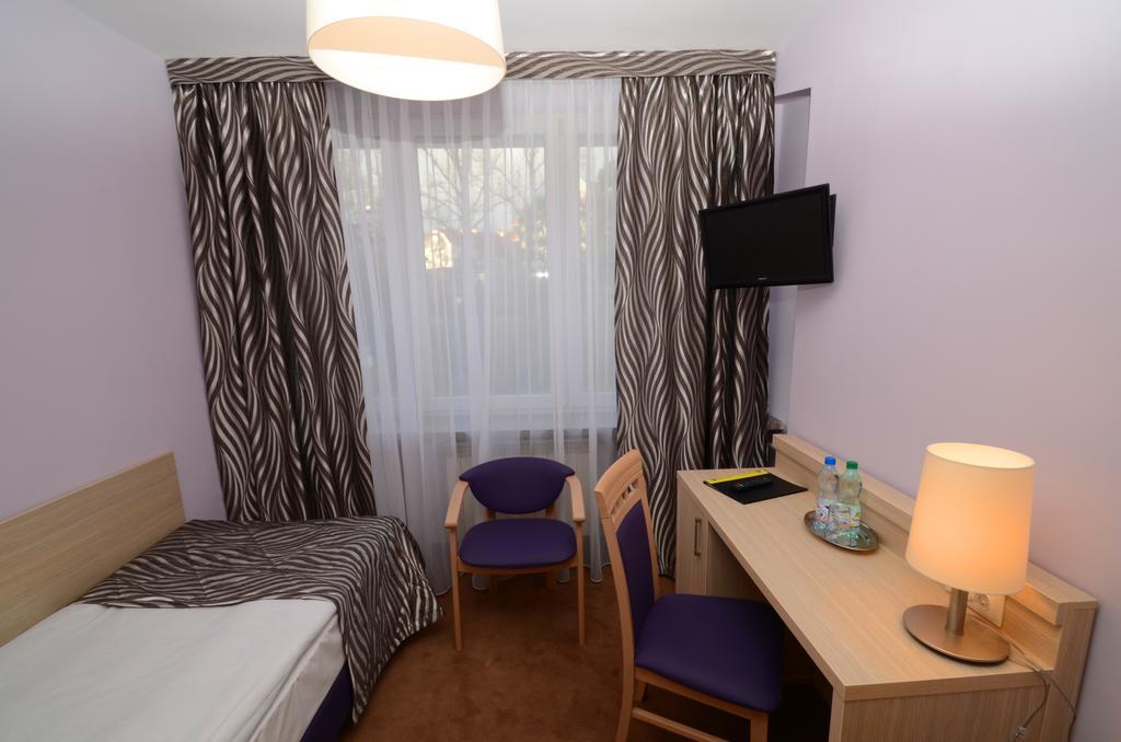 Hotel Pzmot Люблин Екстериор снимка